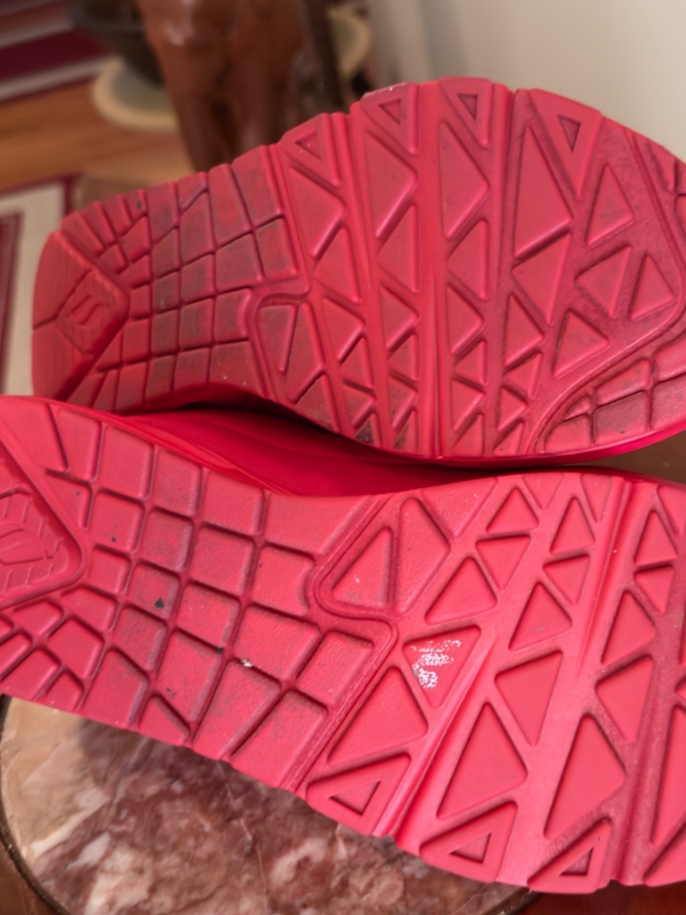 Red Skechers UNO Women's size 8.5 - Picture 7 of 8